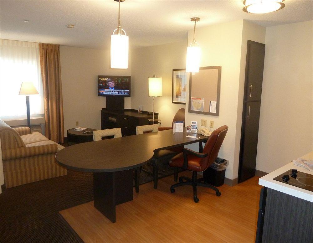 Sonesta Simply Suites Chicago Либертивилл Экстерьер фото
