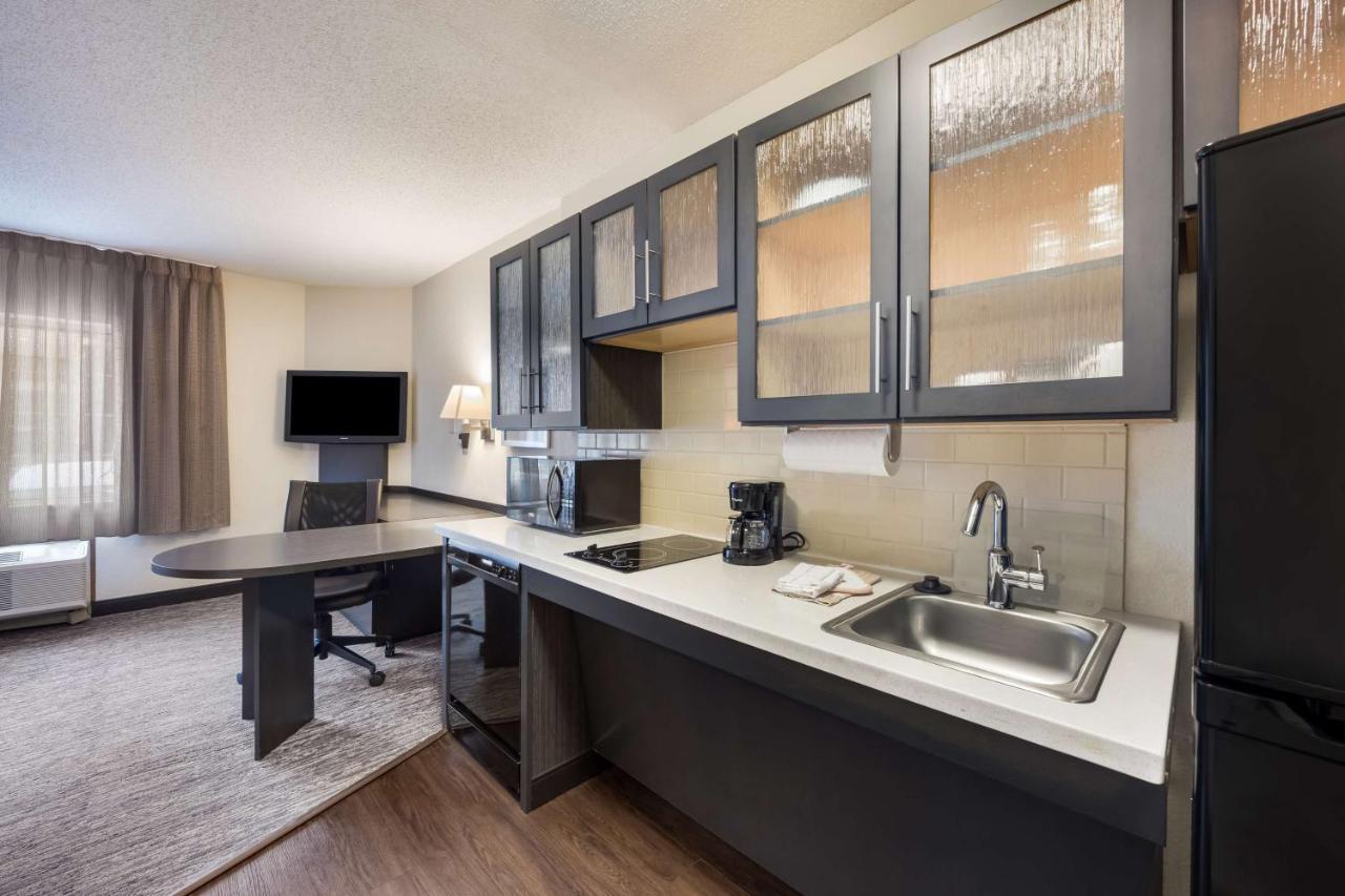 Sonesta Simply Suites Chicago Либертивилл Экстерьер фото